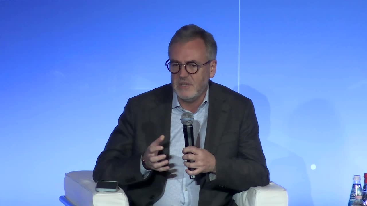 Fighting for Audience Trust in the Time of War and Polarization 